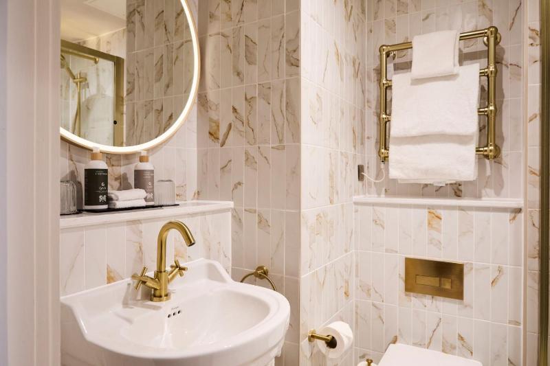 Superior Double Room image 4