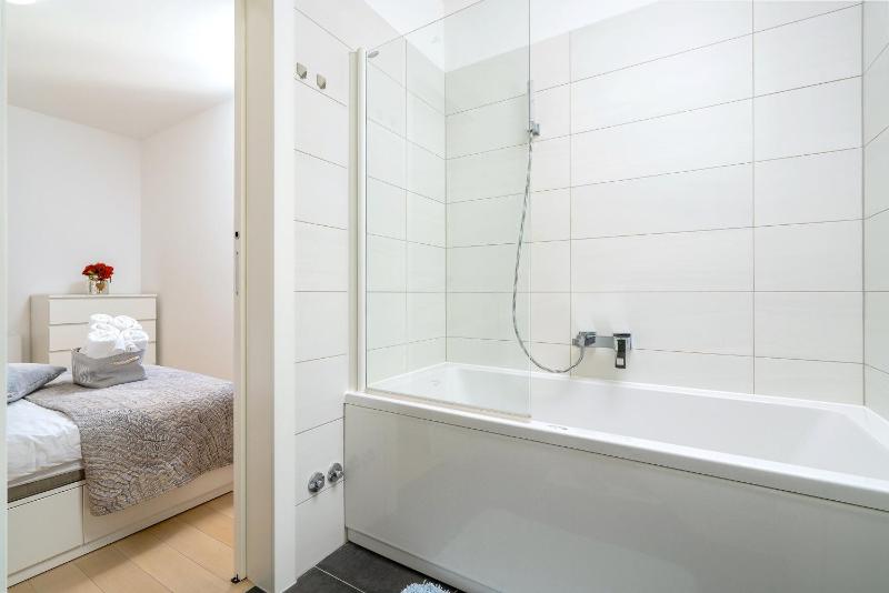 Three-Bedroom Superior Apartment image 3