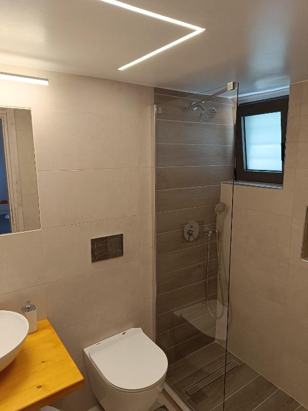Studio Apartment with Sea View image 4