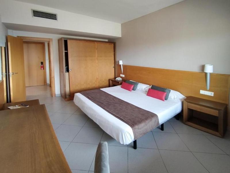 Family Suite (3 Adults) image 2