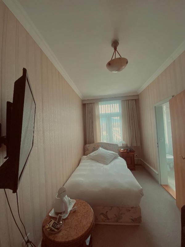 Standard Single Room image 3