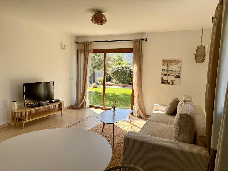 Suite with direct access to Garden image 1