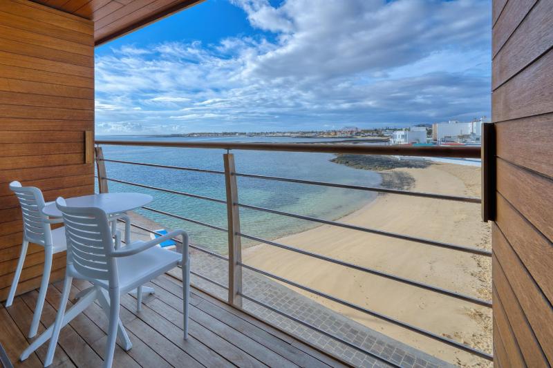 Double Room - Disability Access with Balcony and Sea View image 4