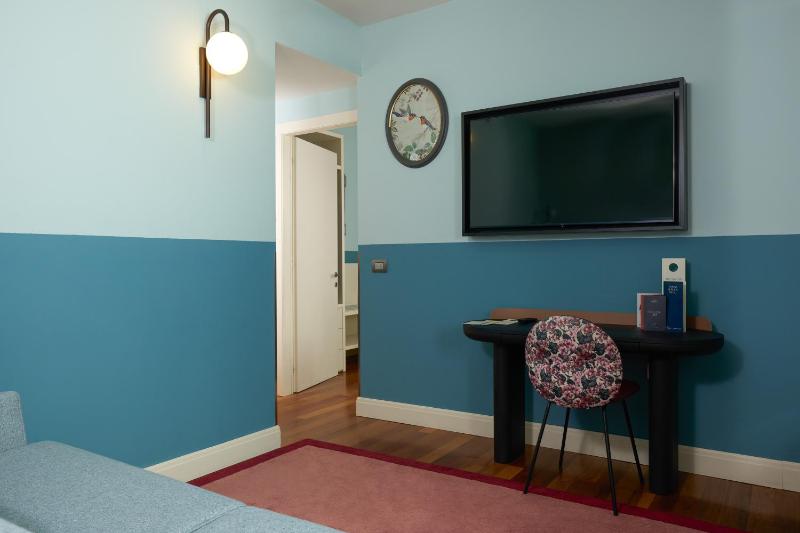 One-Bedroom King Suite with Sofa Bed and Living Area image 4