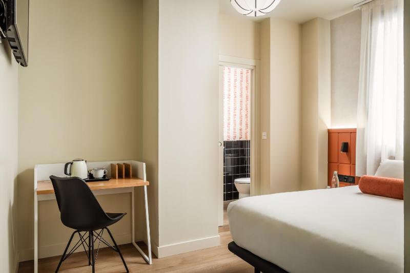 Standard Single Room image 1
