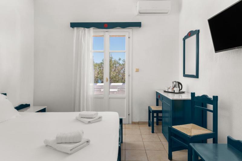 Superior Double Room with Sea View image 1