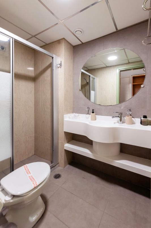 Triple Room with Sea View image 3