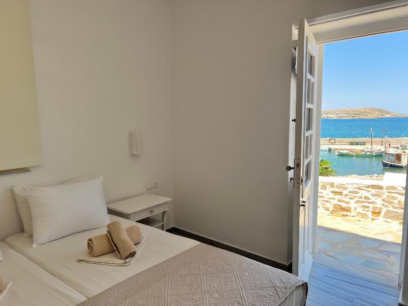 Large Double Room image 4