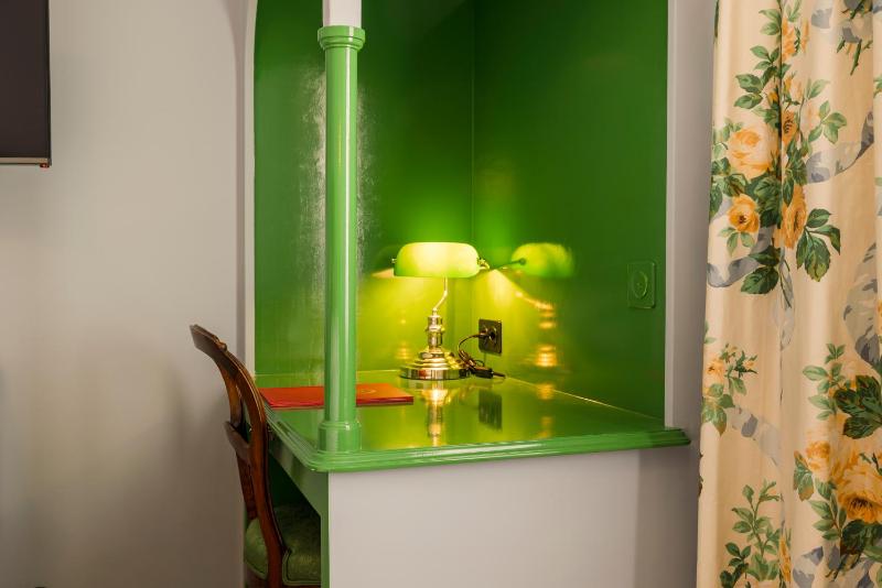 Superior Double Room image 4