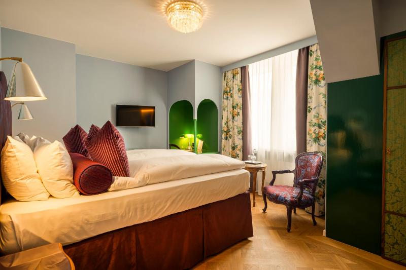 Superior Double Room image 3