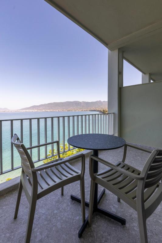 Superior Double Room with Sea View image 4