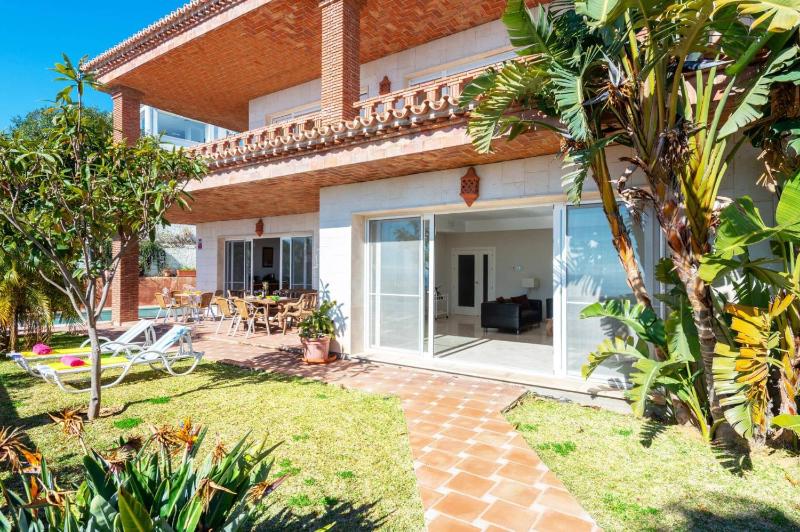 Villa Mirasol by Villa Plus - image 10