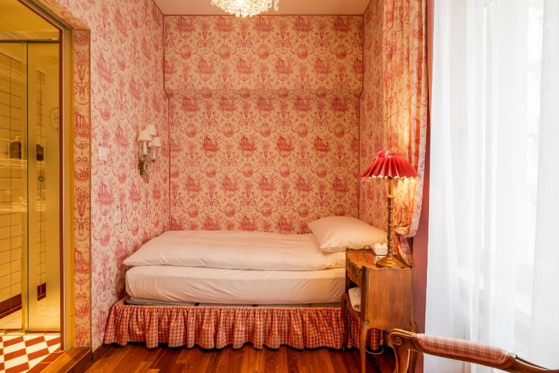 Single Room image 2