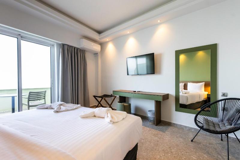 Double Room with Sea View image 1