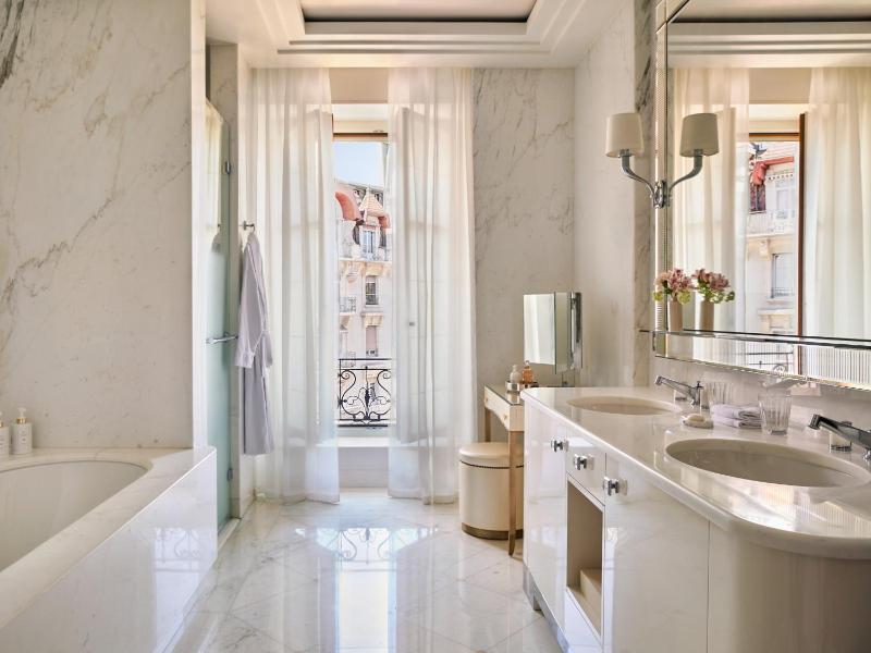 Executive Suite image 1
