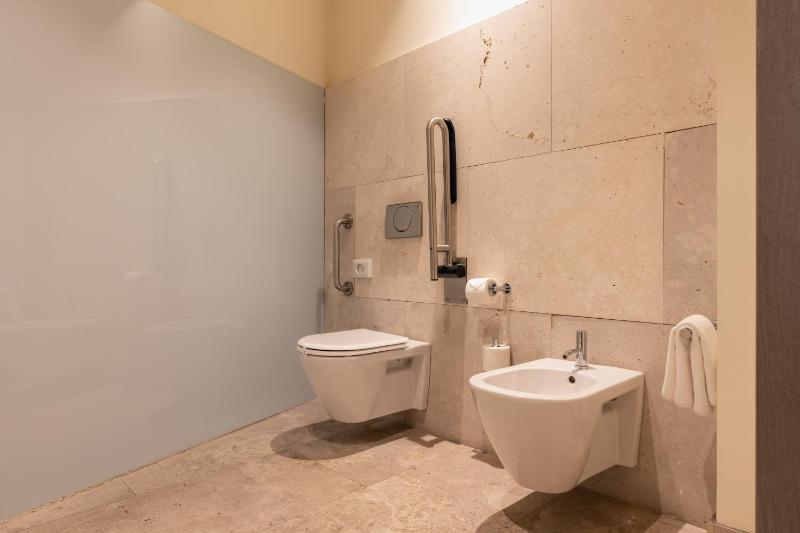 Double Room - Disability Access image 4