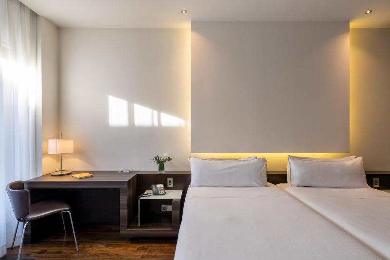 Standard Double Room image 4