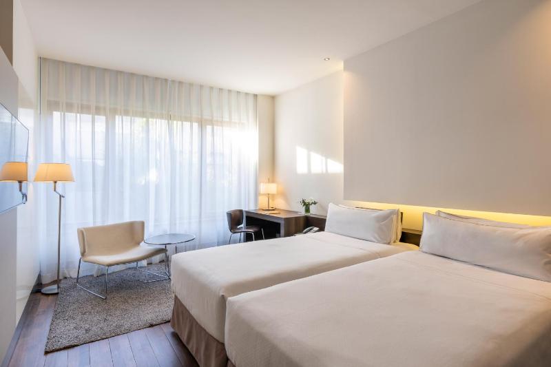 Standard Double Room image 3