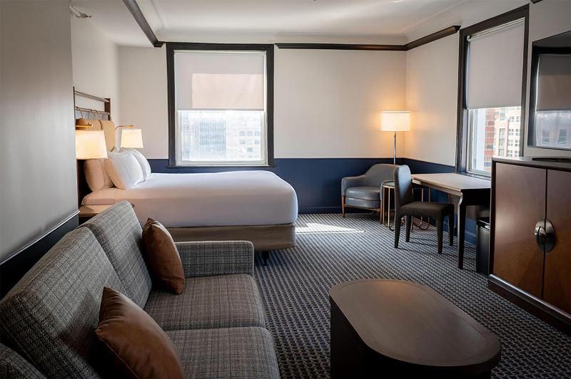 Studio Suite with King Bed and Sleeper Sofa image 4