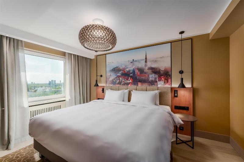 Suite with Spa Access image 3