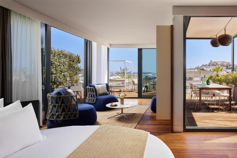 Penthouse Suite with Terrace image 1