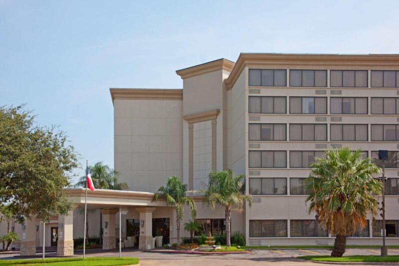 Wyndham Houston Hobby Airport - image 14