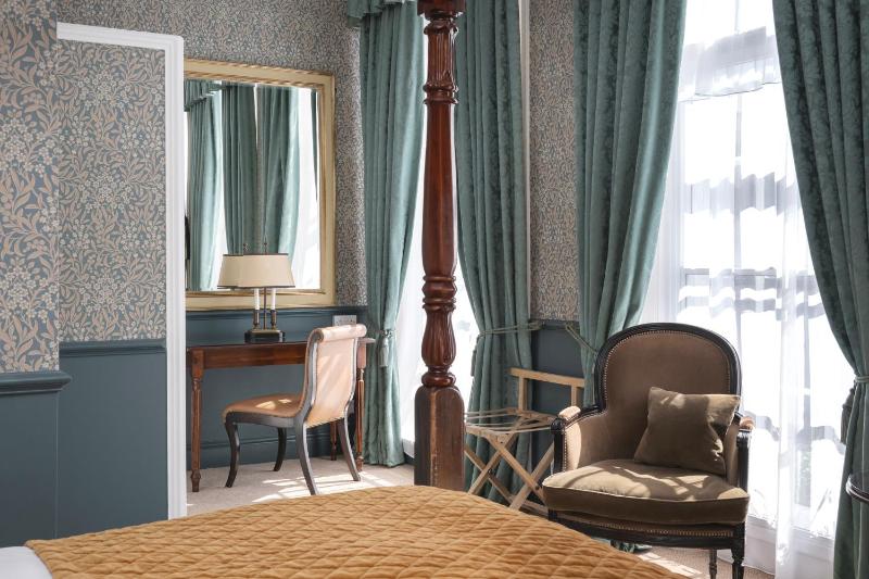 Four Poster Room image 4