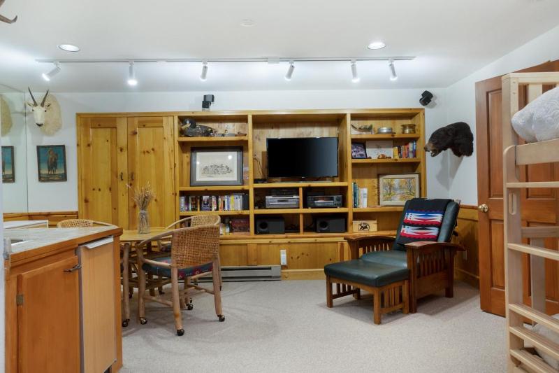 C3 Meadows - image 21