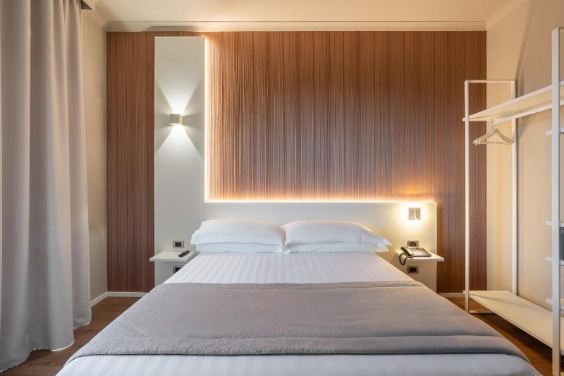 Standard Room image 2