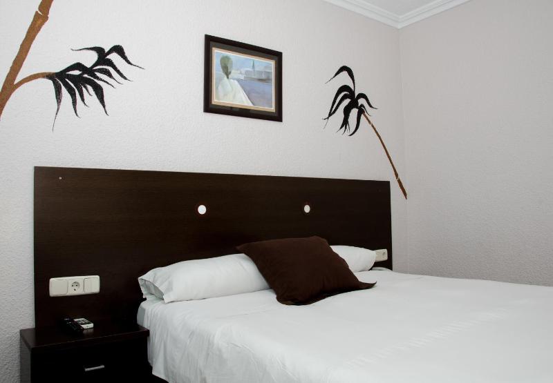 Single Room image 4