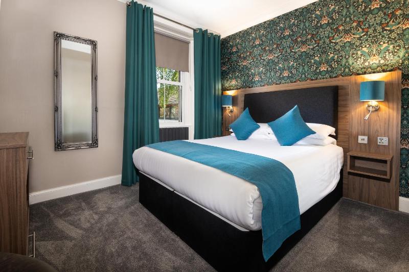 Double Room image 4