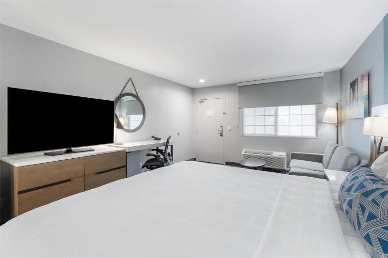 Executive King Room - Non-Smoking image 4