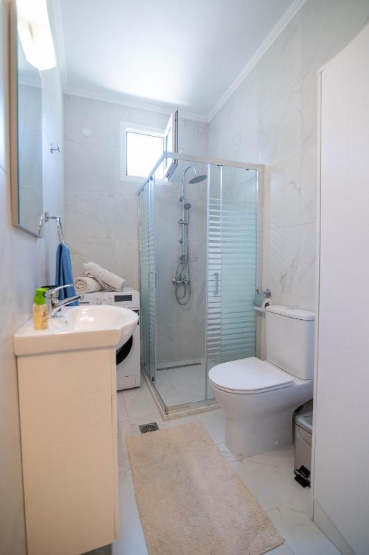 Androniko's Cosy Studio - image 15