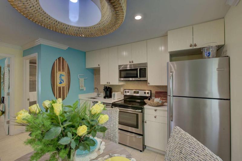 Lulu's Key House – Entire 4-Unit Complex - image 6