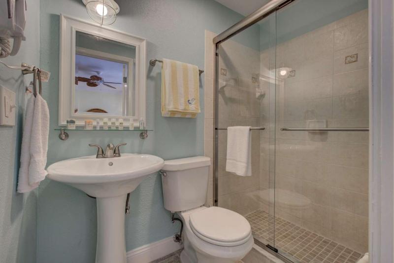 Lulu's Key House – Entire 4-Unit Complex - image 2