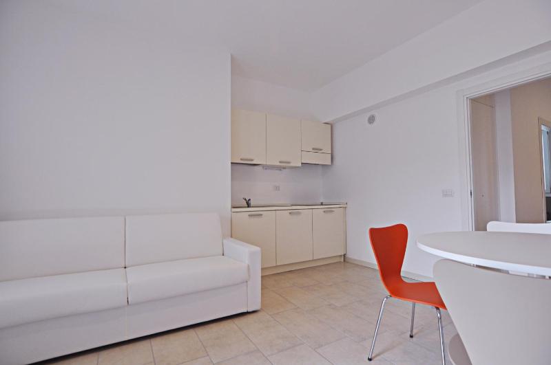 One-Bedroom Apartment (5 Adults) image 1