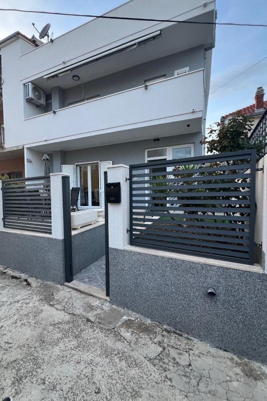 Apartments with WiFi Kastel Stari Kastela - 24379 - image 3