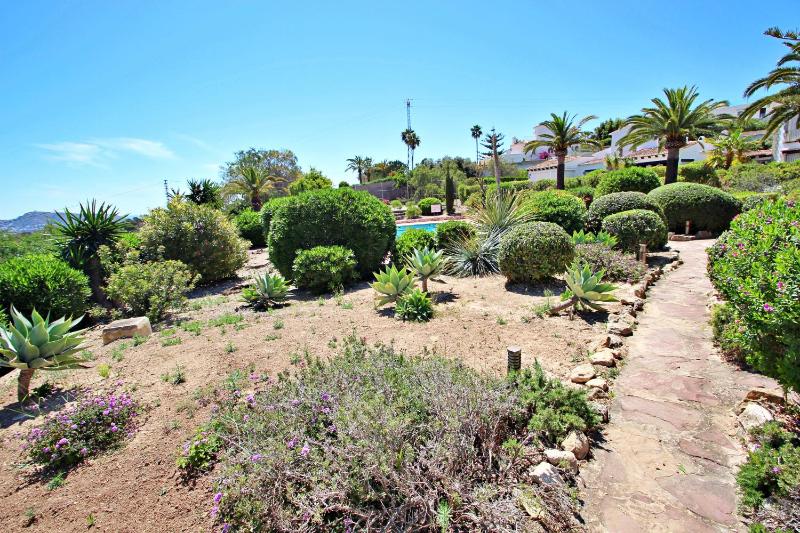 Beate - holiday bungalow with pool in Moraira - image 14