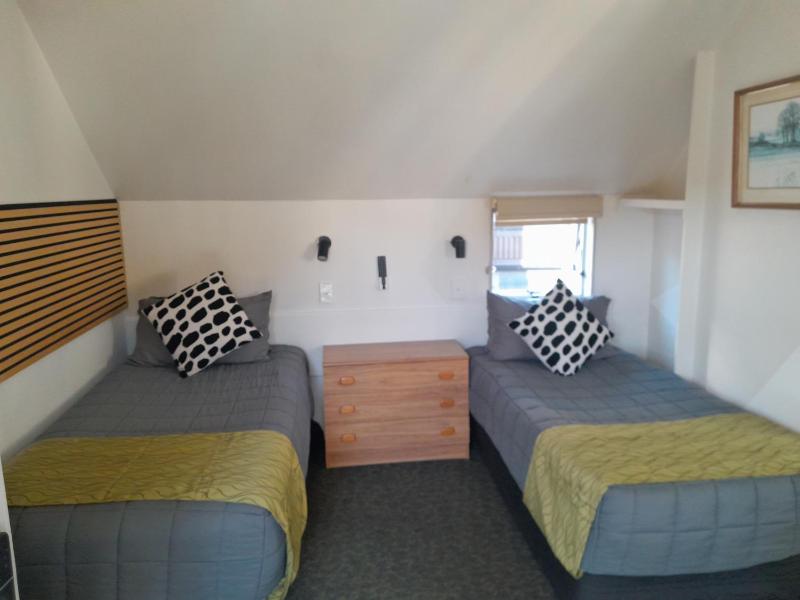 Wellington 747 Motel - image 10