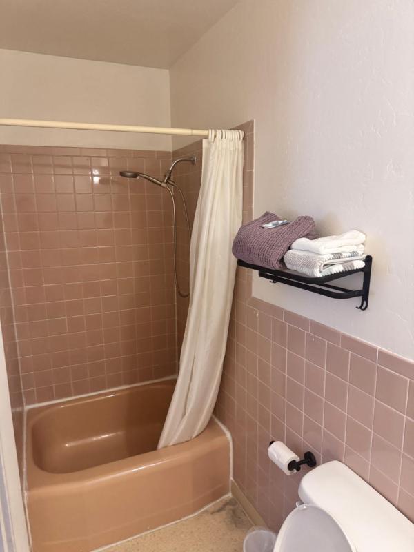 Double Room with Private Bathroom image 2