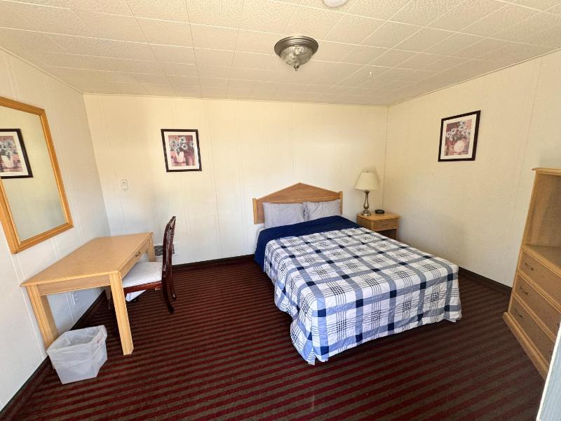 Double Room with Private Bathroom image 4
