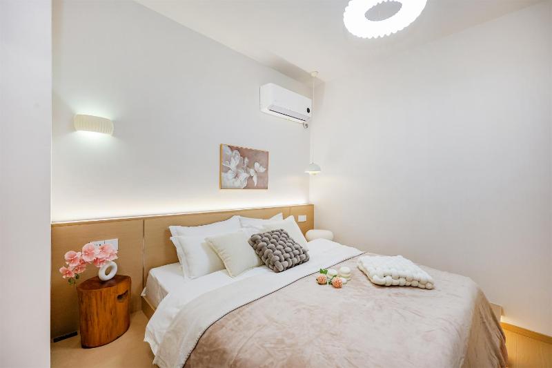 Baihong Sky View Studio with Deep Soak Tub - Jiefangbei Center - image 21