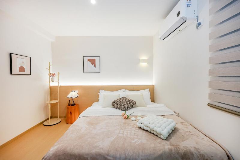 Baihong Sky View Studio with Deep Soak Tub - Jiefangbei Center - image 6