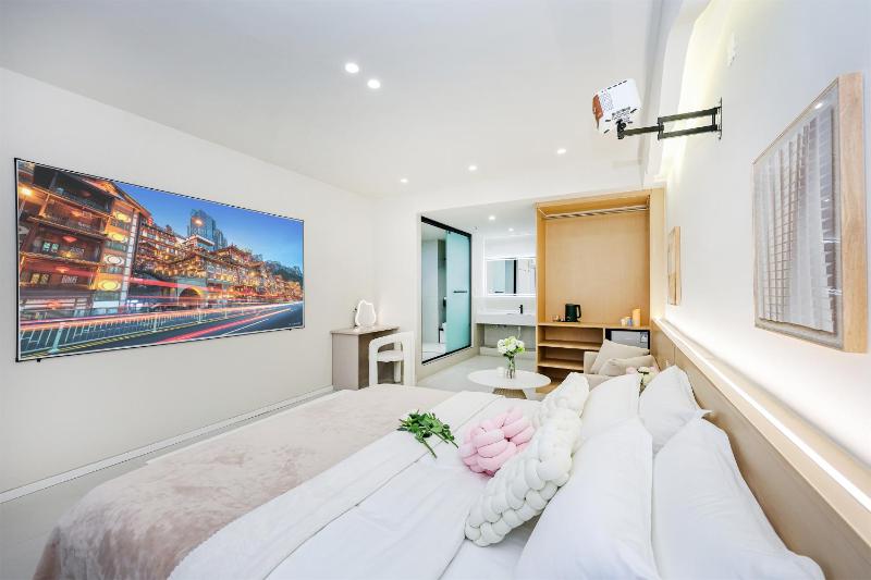 Baihong Sky View Studio with Deep Soak Tub - Jiefangbei Center - image 24