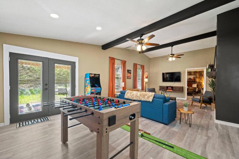 Modern&kid friendly:Lackland|SeaWorld|Games|Pets - image 10