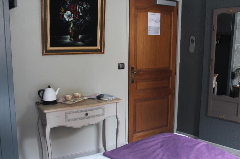 Double Room image 3