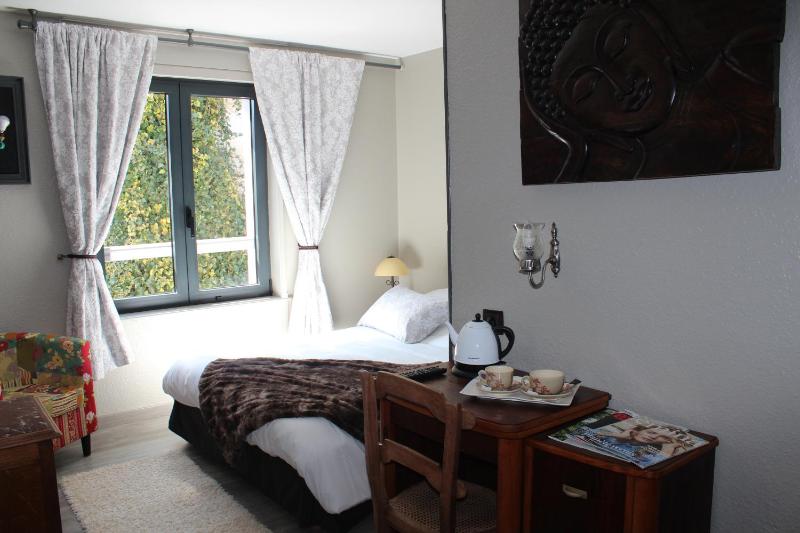 Double Room image 2
