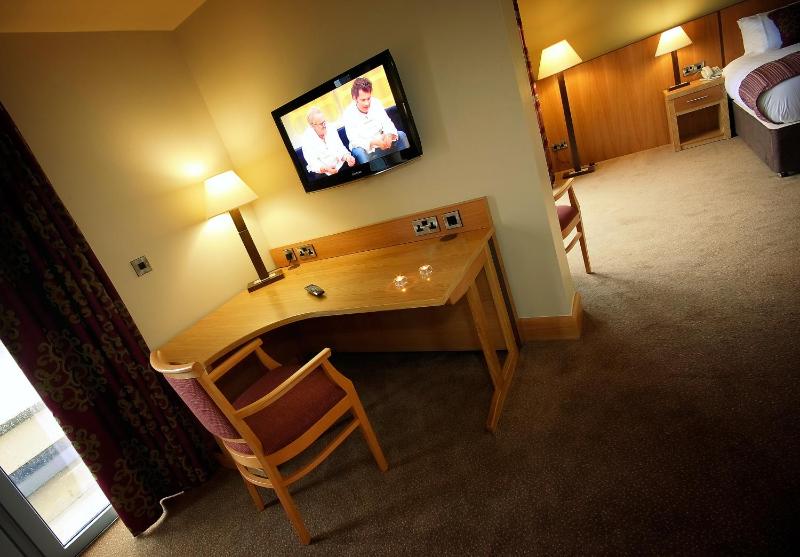 Executive Suite image 3