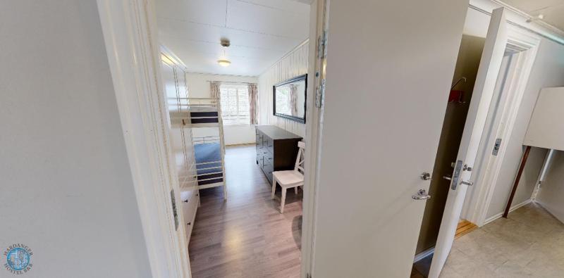Twin Room with Shared Bathroom image 3