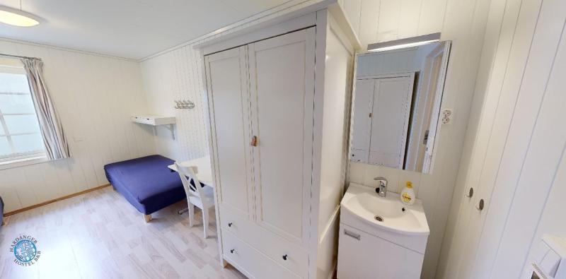 Twin Room with Shared Bathroom image 4